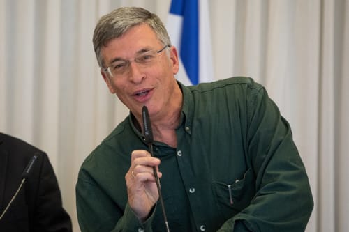 אבשלום קור: "אין שום יתרון לבוגרי התיכונים הדתיים"