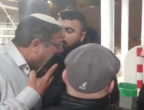 לאחר שליפת הנשק: קצין הכנסת זימן את בן גביר