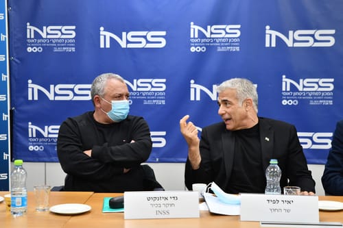 הפתרון של לפיד לסכסוך עם הפלסטינים