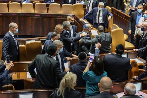 לאחר סערה ענקית במליאה: חוק החשמל אושר | צפו