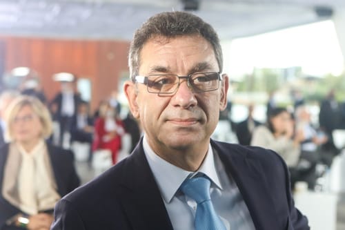 בפעם השנייה: מנכ"ל פייזר אלברט בורלא חלה בקורונה