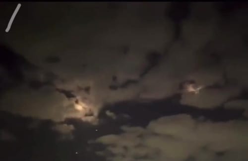אחרי האיום: מתקפת טילים בליסטיים על אבו דאבי | צפו