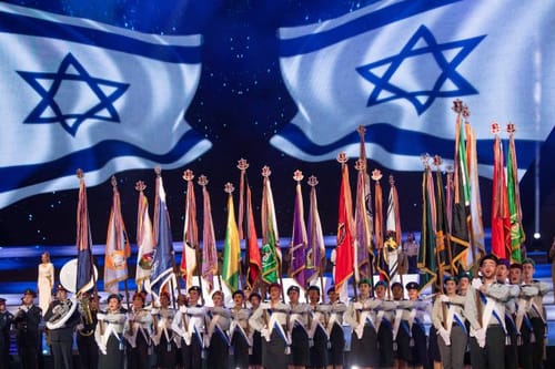 "יד פוגשת יד אחות" האנשים שנבחרו להדליק משואה