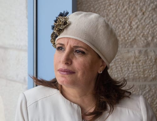 סקר בבית היהודי: האם צריך להחליף את חגית משה?