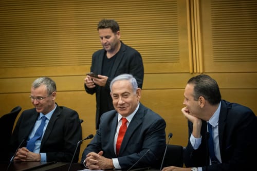 מלשכת נתניהו להתמודדות על ראשות המועצה