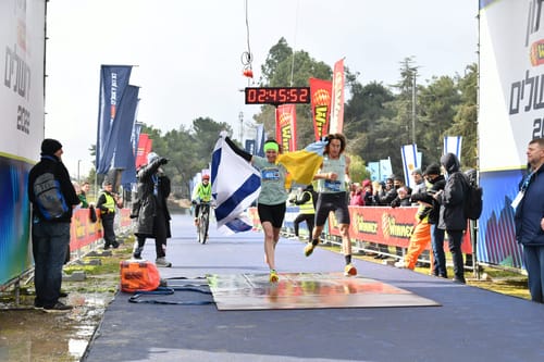 מרגש: אוקראינית נמלטה מהמלחמה וזכתה במרתון