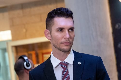 עידן רול יצביע בעד הדחת עודה: "לא לאפשר לתומכי טרור להיבחר"