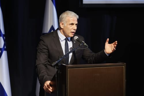 לפיד שוב תוקף את הציונות הדתית: "גזענות בוטה"