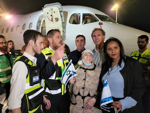 בערב יום השואה: 9 ניצולי שואה נחתו מאוקראינה