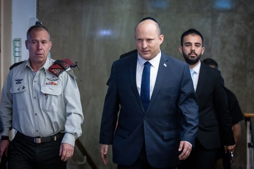 לראשונה בתפקיד: בנט יגיע לניחום אבלים בקידה