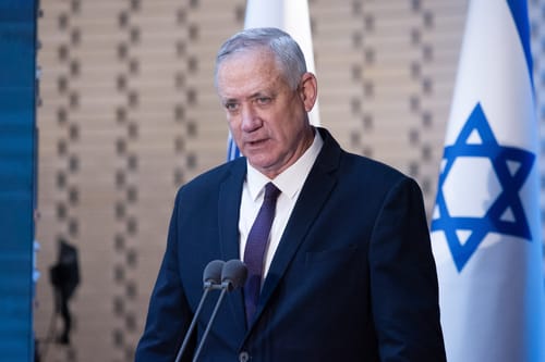 "יום קשה מאד עבורי": גנץ משתף בזכרונות אישיים