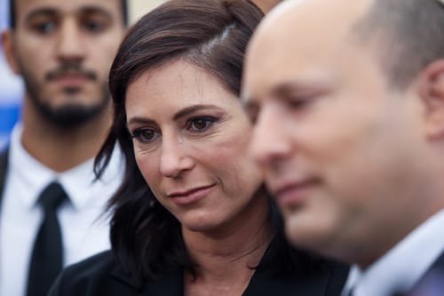 נעצרה חשודה בשליחת מכתבי האיום למשפחת בנט