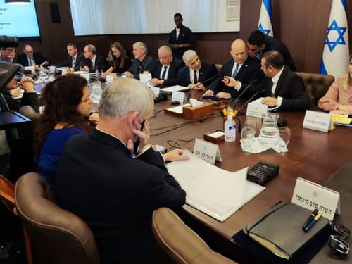 גנץ בתגובה ראשונה לחשיפת סרוגים: "זו תקלה"