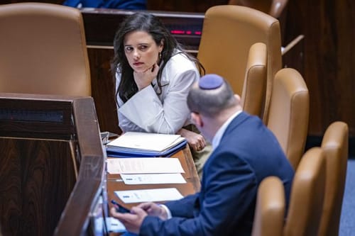 פגישת בנט ושקד הסתיימה: "אווירה טובה"