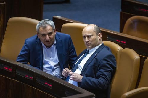 צפו: בנט הצביע נגד חוק אי החזרת גופות מחבלים