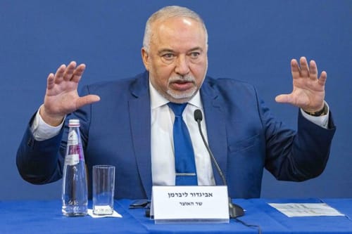 'בסכין או גרזן': נעצר חשוד שאיים לרצוח את ליברמן
