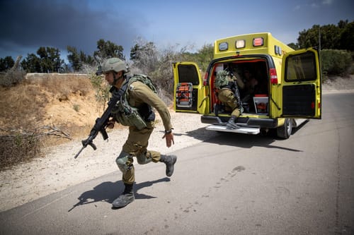 מחבלים ירו לנתיב העשרה, פועל נפצע באורח קל