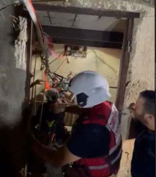 אב ובתו נפלו לבור של 15 מטר; אח בן ה-5 קרא לעזרה