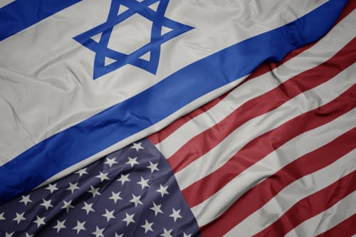 ארבעה ביולי מול ה' באייר: מי עושה את זה יותר טוב