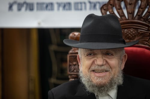 הרב מזוז תוקף: "בגללם באות מחלות לעולם"