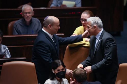 טקס החילופין בין לפיד לבנט ייערך בלי תקשורת