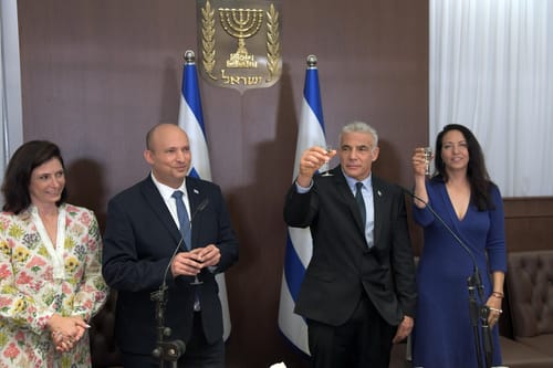בנט ללפיד: "המדינה לא שייכת לאדם אחד"