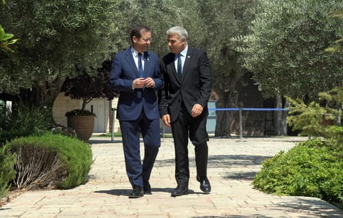 פגישה ראשונה: המחמאה של הרצוג ליאיר לפיד