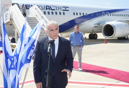 לפיד ממריא לפריז: "חשוב שתישמע דעתנו על איראן"