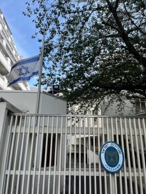 דיווח: ישראל החלה לפנות שגרירויות ברחבי העולם