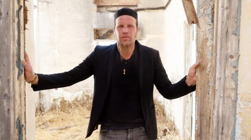 בוצר בסינגל חדש: "אור גנוז"