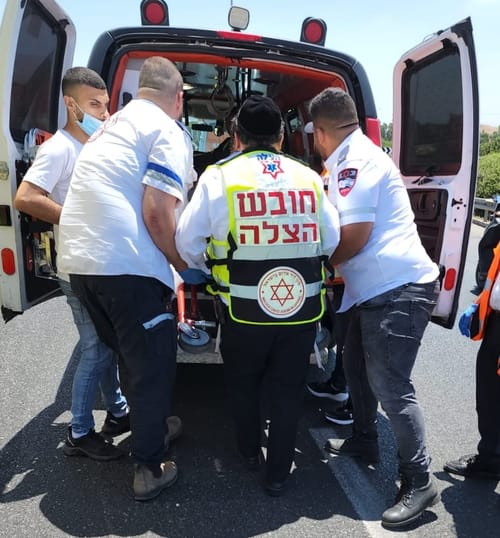 תאונה סמוך לפתח תקווה: רוכב אופנוע מורדם ומונשם