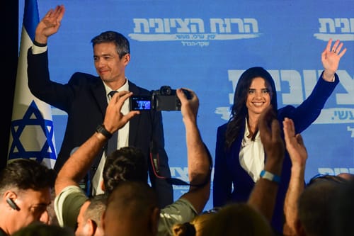 שקד והנדל פיזרו חיוכים אבל שכחו להביא בשורה חדשה