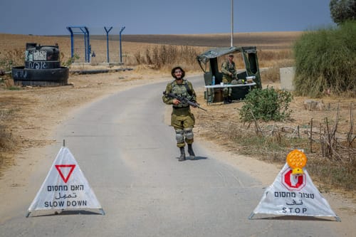 גנץ: נגדיל את ההיתרים לתושבי עזה
