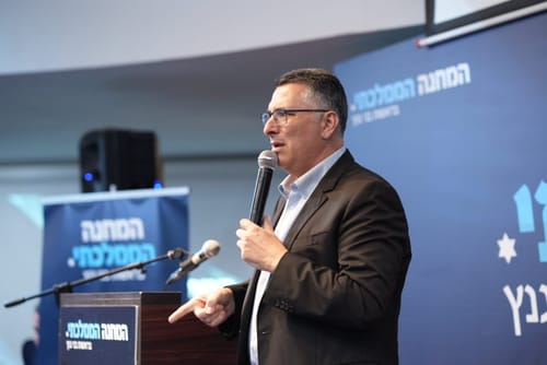 לראשונה: סער קורא להצטרף למחאה במוצ"ש
