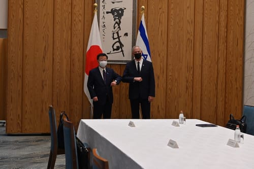 בני גנץ בביקור ביפן לציון 70 שנות יחסים דיפלומטיים