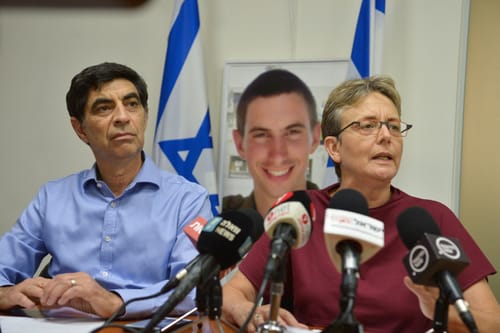 משפחת גולדין על דברי גנץ: "חוצפה וניתוק מהמציאות"