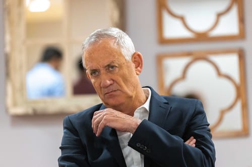 גנץ מבהיר את עמדתו נגד נתניהו: "אני לא שותף לזה"