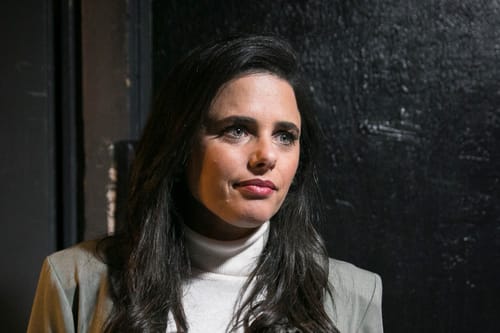 שקד, כשלא מצליחים להחליט – אי אפשר להנהיג