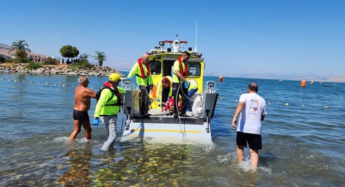 גבר טבע בכנרת בעקבות אירוע מוחי, מצבו קשה