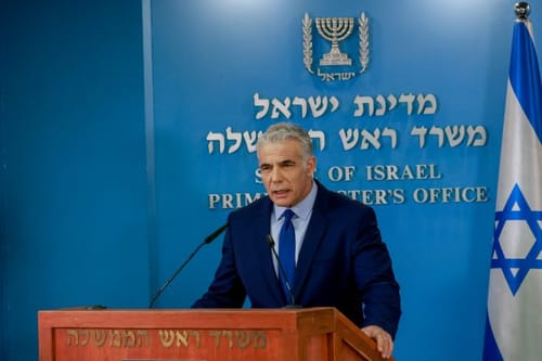 לפיד אחרי הפיגוע: לא ננוח עד שנשים ידינו על כל מחבל