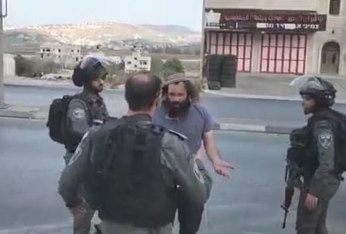 נרגם באבנים בחווארה ועוכב על ידי כוחות מג"ב