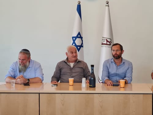 שביתת הרבש"צים הוקפאה לשלושה חודשים