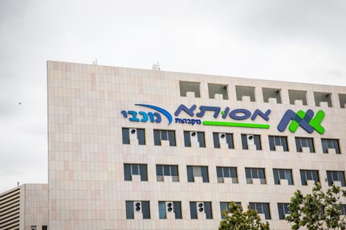 הרב לאו: האם הפונדקאית היא האם הביולוגית