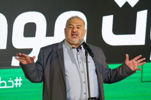 מנסור עבאס עורר סערה: "חשף את פרצופו האמיתי"
