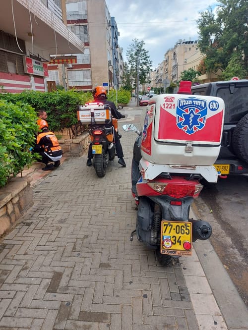 שוב תאונת עבודה: פועל נפל מגג זכוכית שנשבר