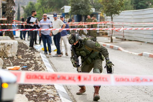 ישראל תאסור כניסת משפחת המחבל מאריאל