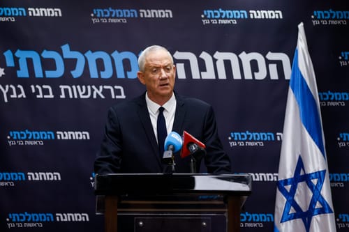 גנץ לגלנט: "תהיה שר בטחון סוג ב', אות הקין יהיה עליך"