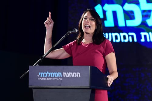 מזכ"לית כחול לבן הודיעה על פרישה מתפקידה