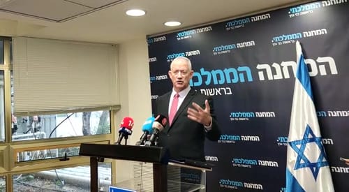 גנץ: מהלכי נתניהו יובילו חלילה לפירוק צה"ל