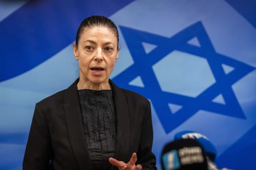 "נתניהו מוכר את משרדי הממשלה כמו סוחר רהיטים"